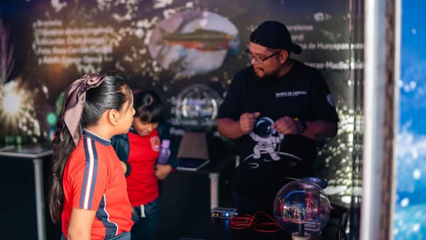 🧪✨ ¡La ciencia llegó rodando a Cuentepec! 🚛🔬